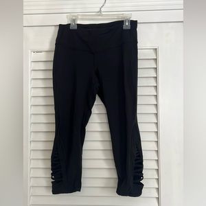 Athleta Cut Out Black Leggings Size Small, Capris Length